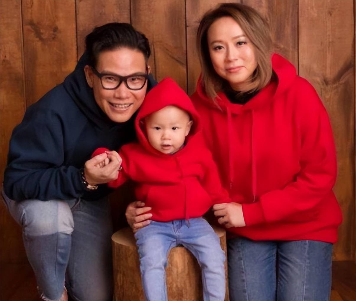 结果没等大家猜多久,苏永康的妻子冯翠珊直接出来 "终结比赛" 了