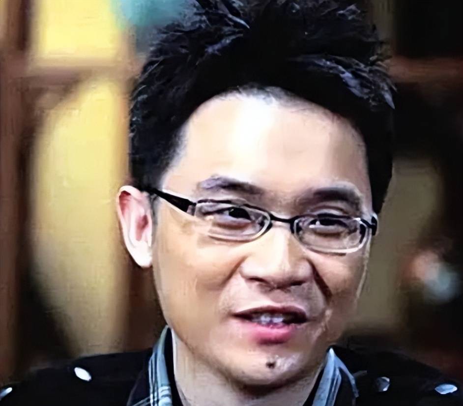 原来他就是蔡明的儿子,39岁才华出众,却是老母亲最大的"心病"