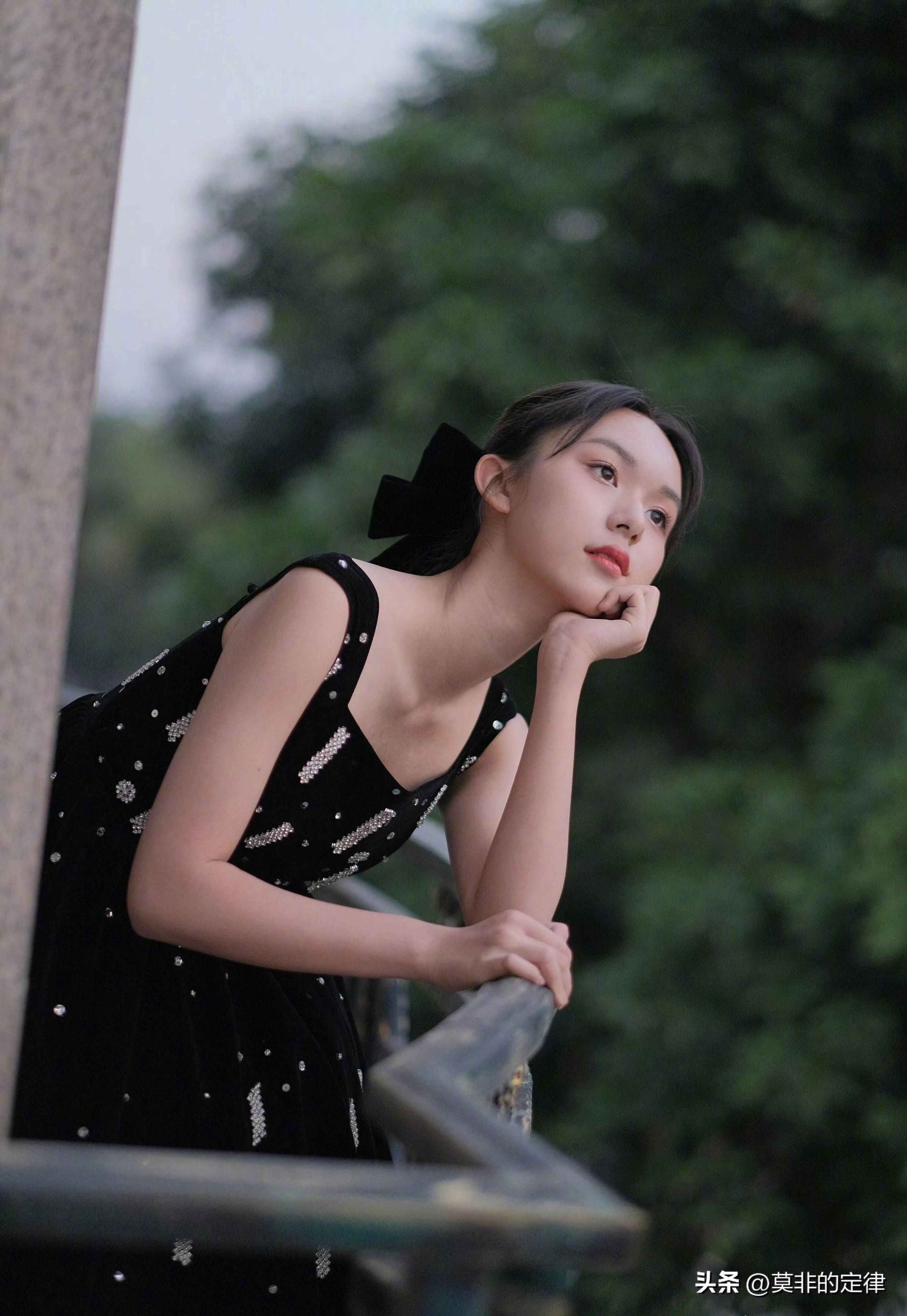 2岁出道年入百万,因长相甜美被禁止整容的刘楚恬,为何突然退圈