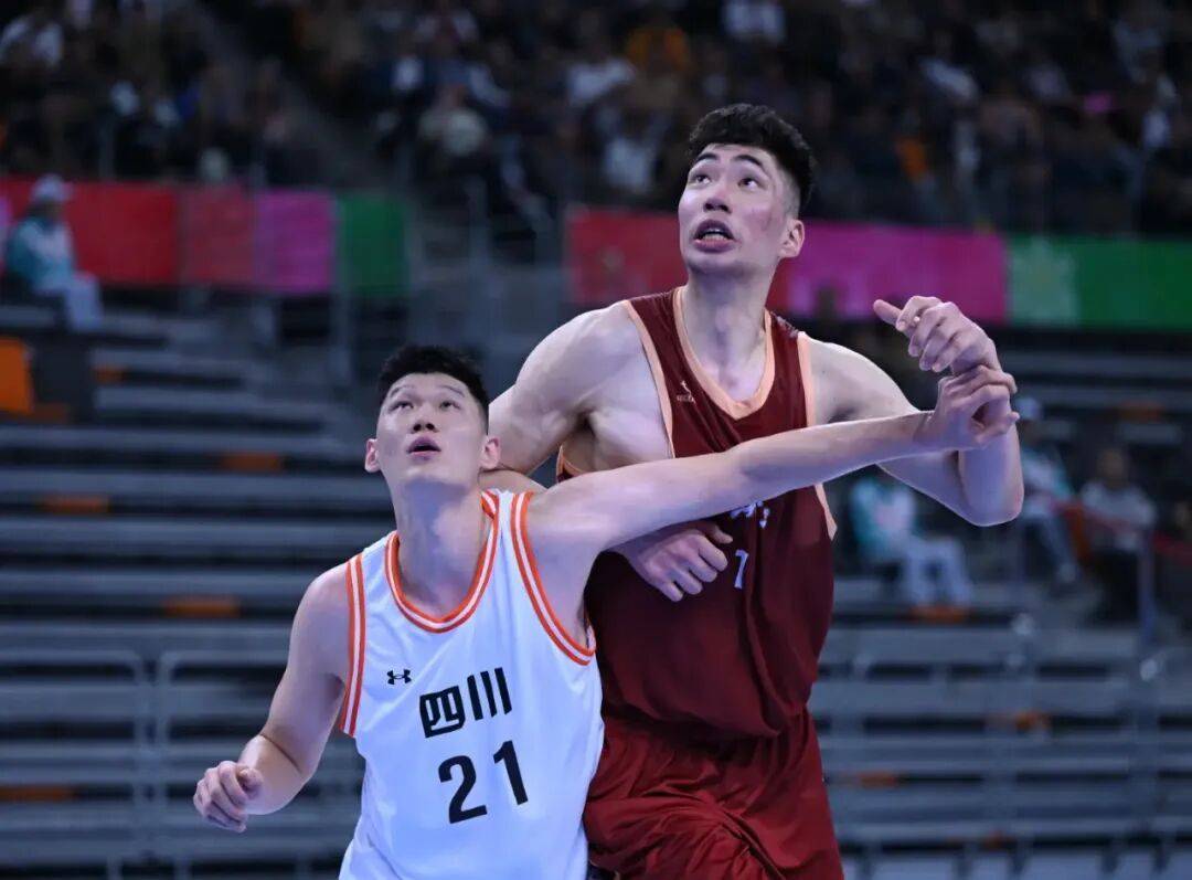 临时生变？中国男篮集训大名单公布早了：2.23米大中锋或无法参训