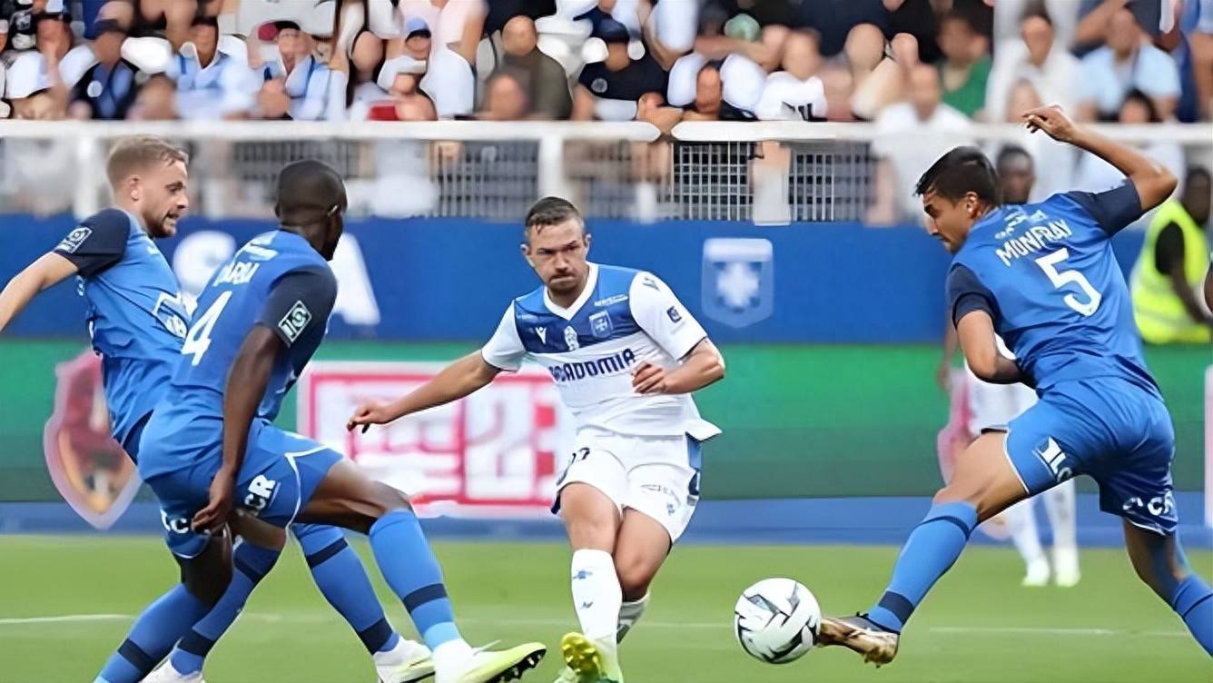 意外！申花需要抓紧时间跟这两位国脚续约，德转显示合同年底到期