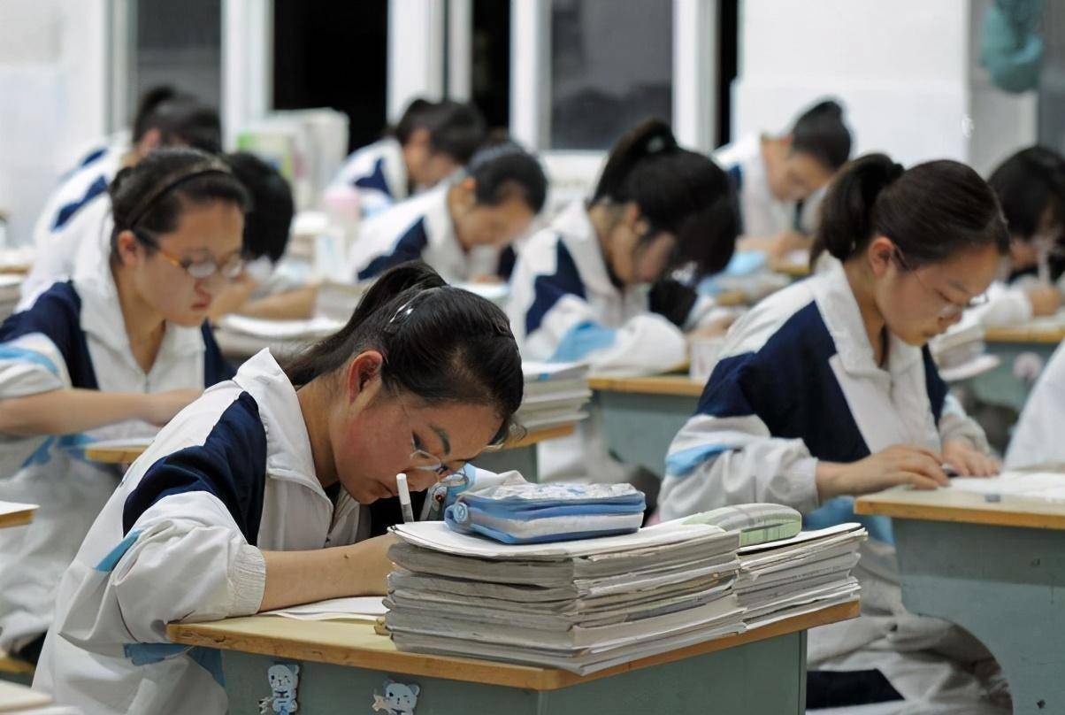 医生谈女性最佳生育年龄:35岁以上生育容易生出傻孩子？