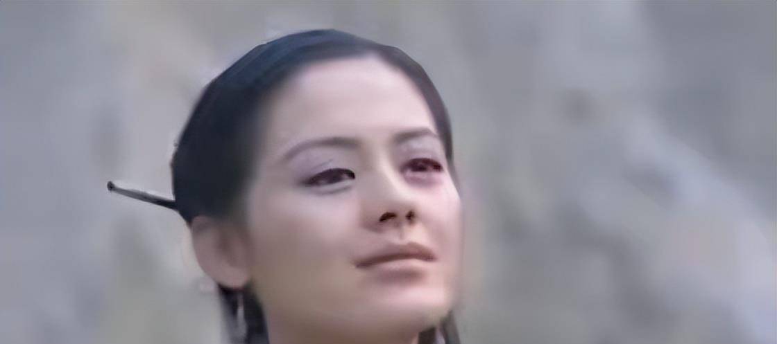 她是胡歌深爱,刘烨难忘的女人,受央视力捧多年,至今都没能走红