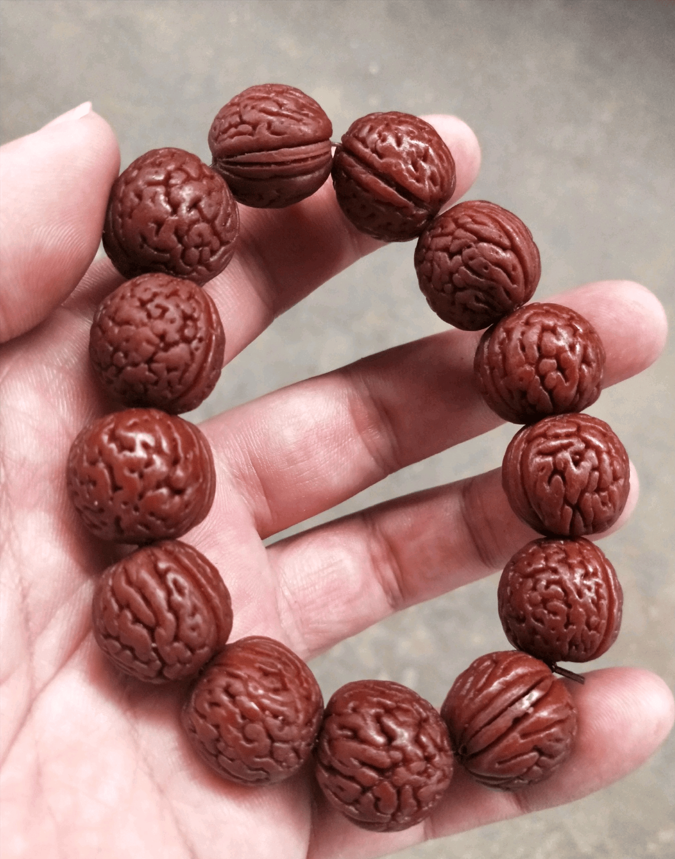 文玩火了这么多年，为啥还有人‘看不惯’？