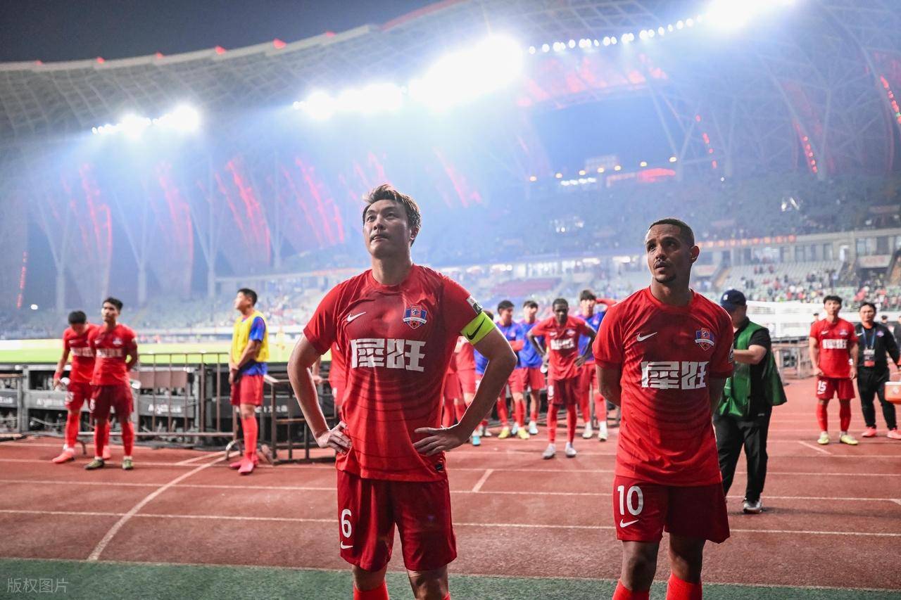 梅州客家深陷降级泥潭！防线成筛，中小球队