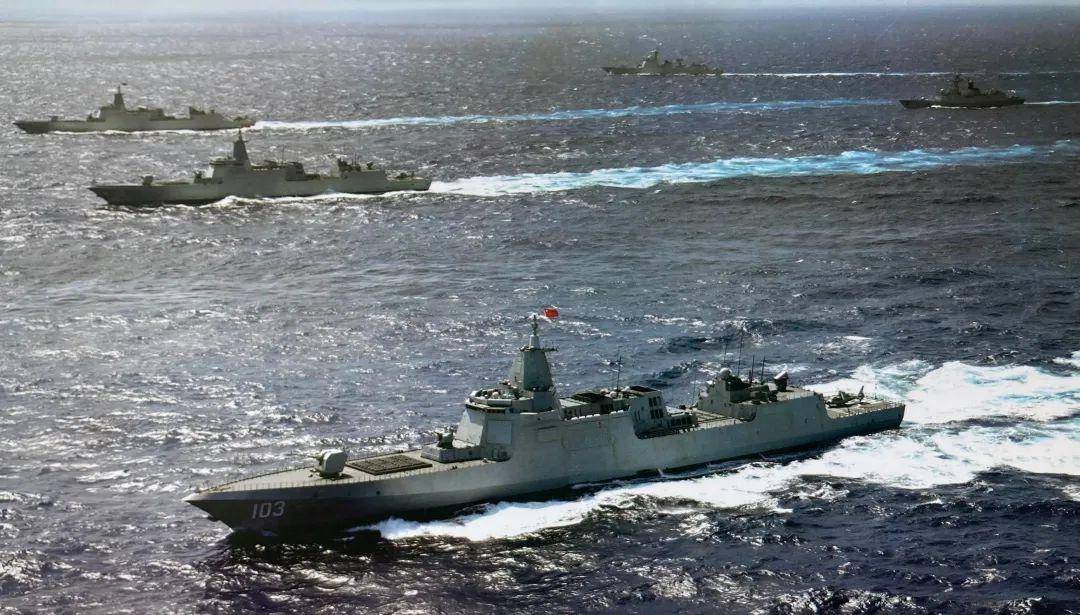 日媒关注：中国军舰靠近日本海域，高市早苗官邸遇抗议浪潮，解放