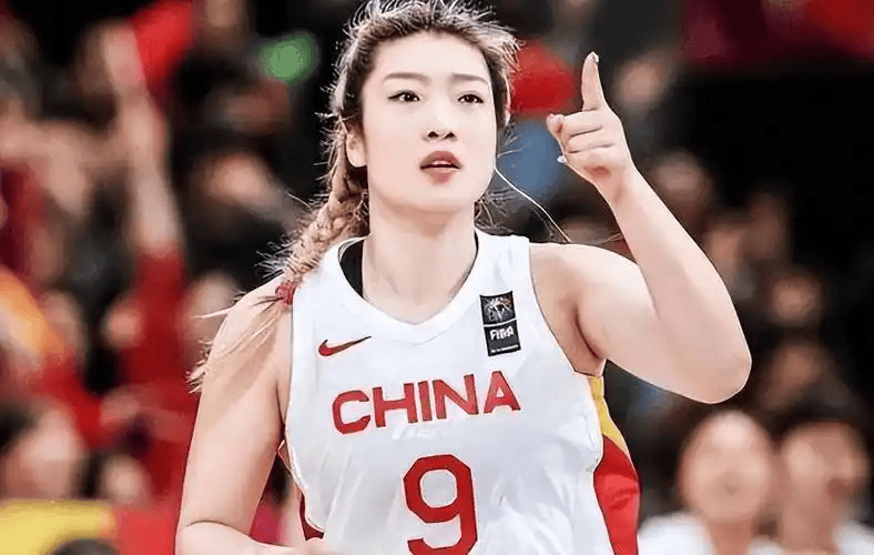 正式退出，李梦或无球可打，官宣决定，四川未续约，张隆尴尬了