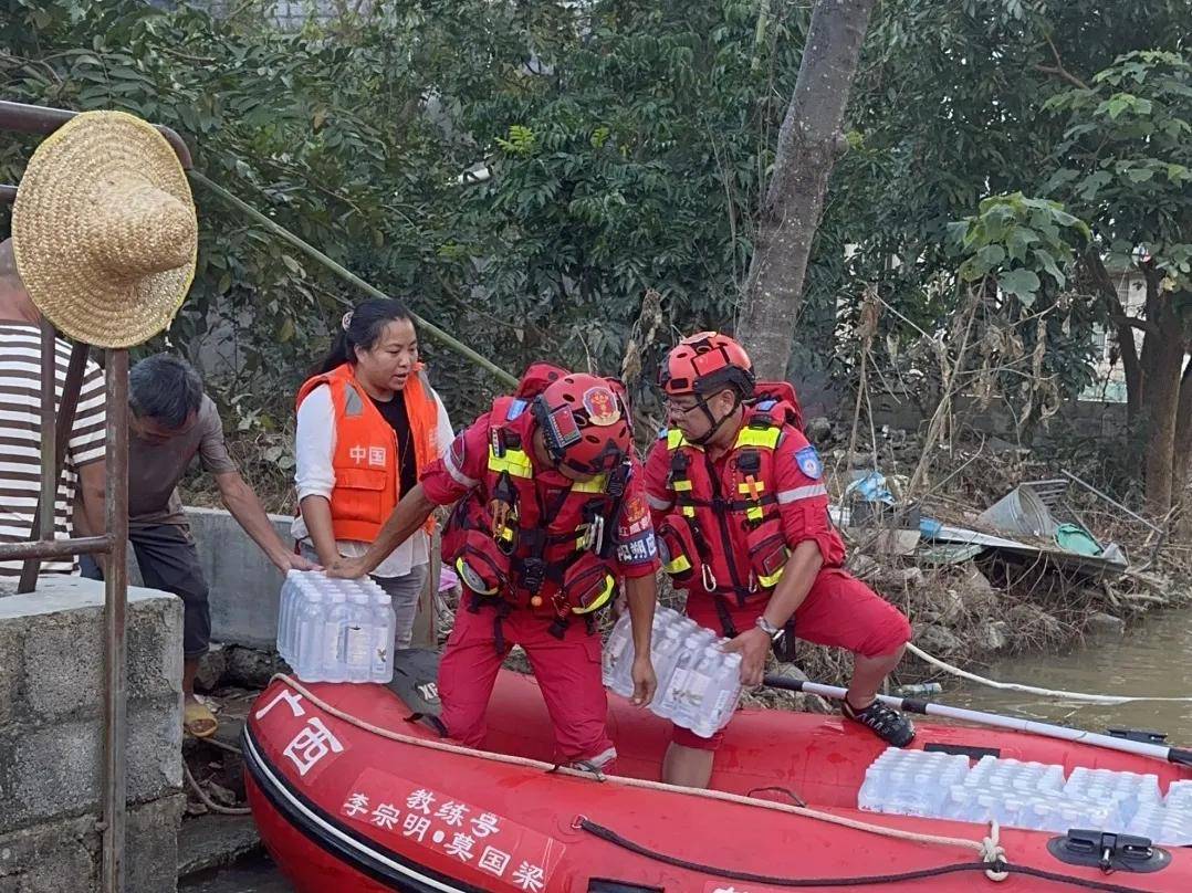 德保县台风灾害爱心救援行动