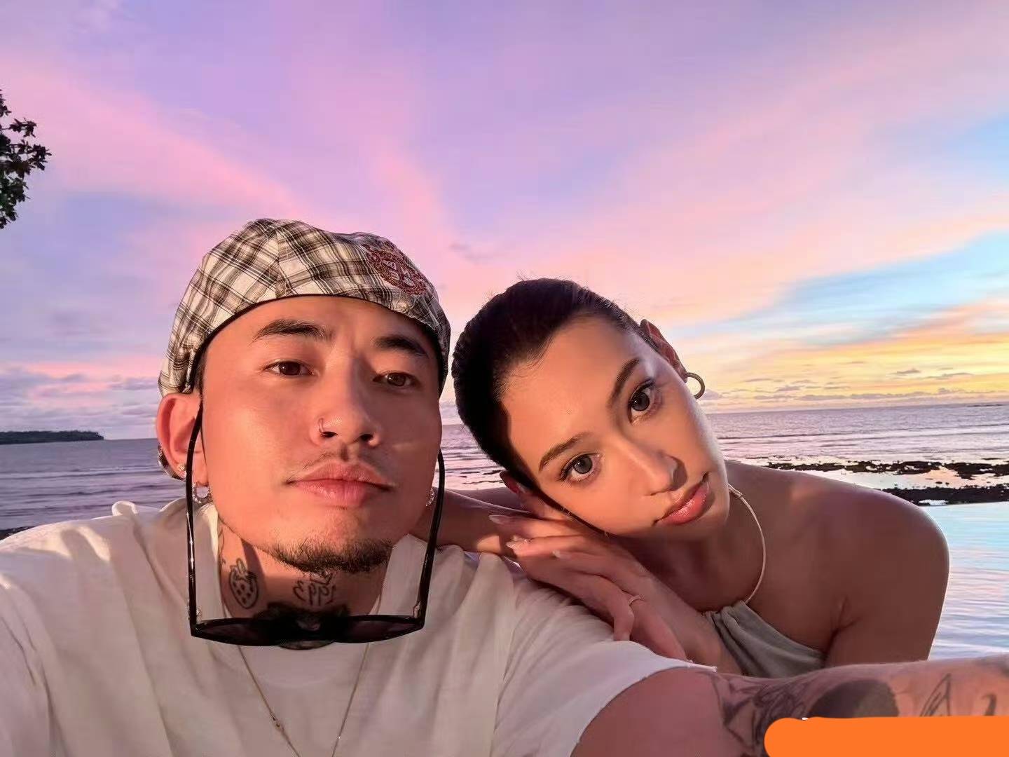 网友偶遇马思唯深夜陪新女友饮酒!素颜惊艳全场,对比易梦玲掀热议