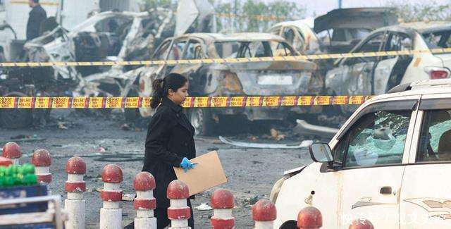 印巴首都接连发生爆炸事件，巴基斯坦宣布全国进入紧急状态，军事