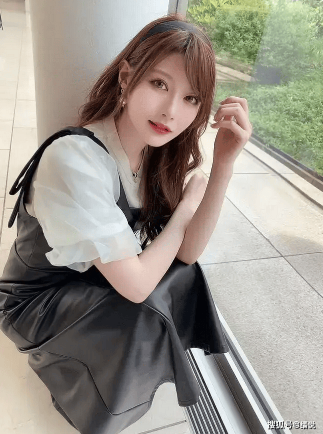 日本美女相泽南:便利店员工到最佳演员,可盐可甜,这颜值打几分