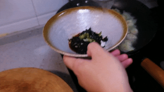 568_318gif 动态图 动图