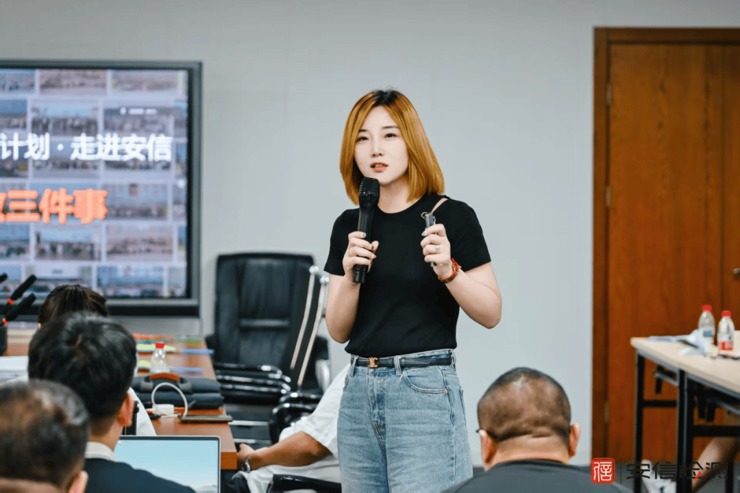 AI焦虑的董事长，带火了这批服务商