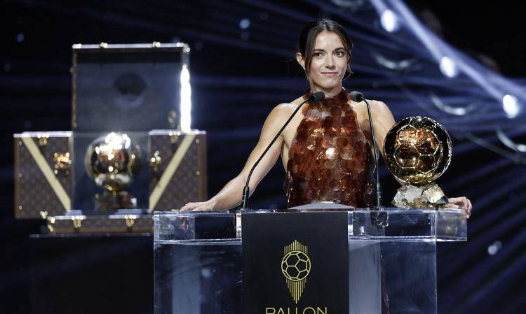 三连女足金球奖得主邦马蒂:梅西独步全球无可替代!