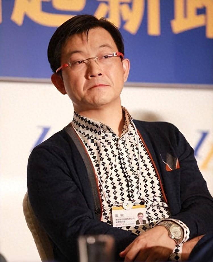 1992年复旦新闻系毕业,田明一头扎进刚成立的东方台新闻部