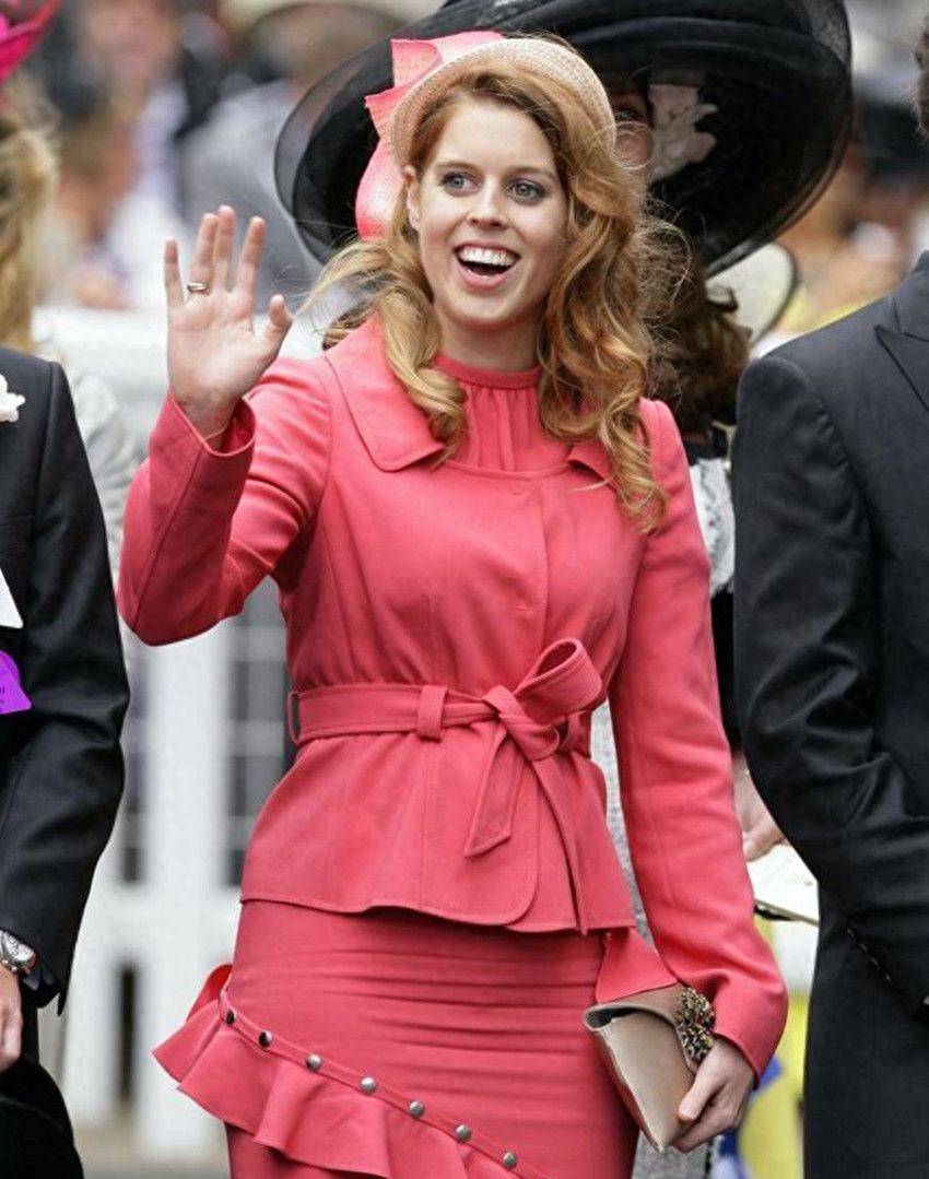 英女王孙女比阿特丽斯结婚,为何穿女王旧衣服,父母都没出场