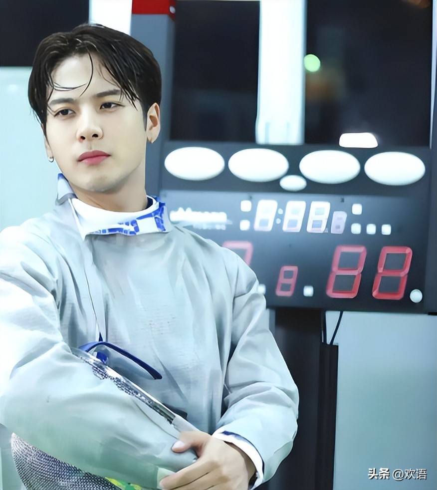 钱再多有什么用?自曝不想再活下去的王嘉尔,给所有歌手提了个醒