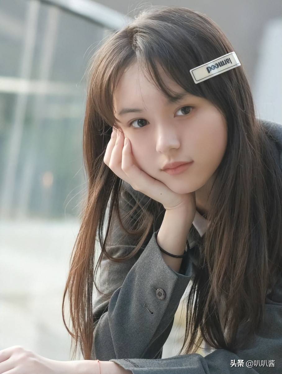 2岁出道年入百万,因长相甜美被禁止整容的刘楚恬,如今长成啥样?