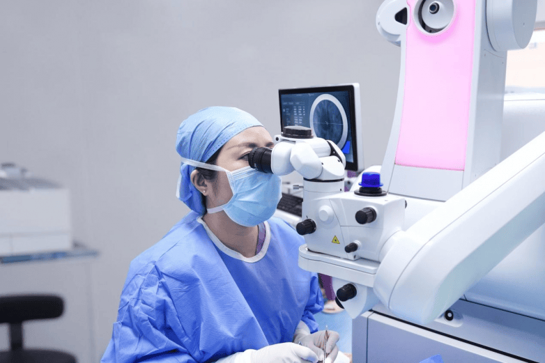 2026年征兵通道已开启！东莞爱尔眼科陈晓蓓解析视力达标要点与手术规划(图1)