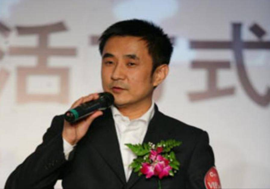 王永红:公司破产欠800亿,套61亿携女明星出逃,亲爹过世都不回