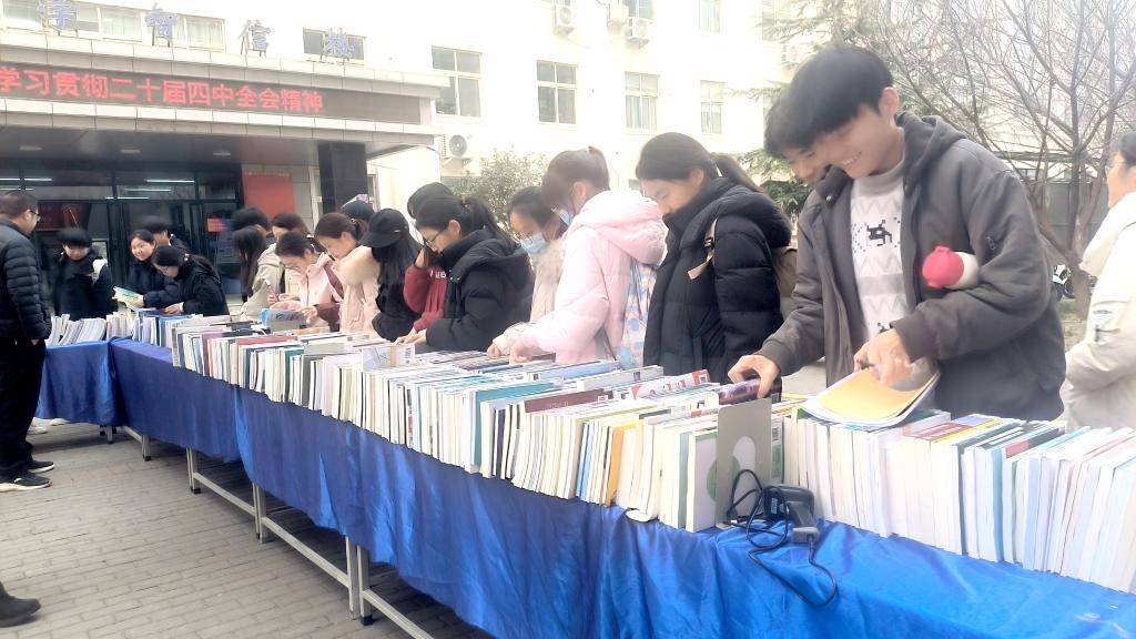 黄河科技学院：图书资源中心推出“新书直通车”服务