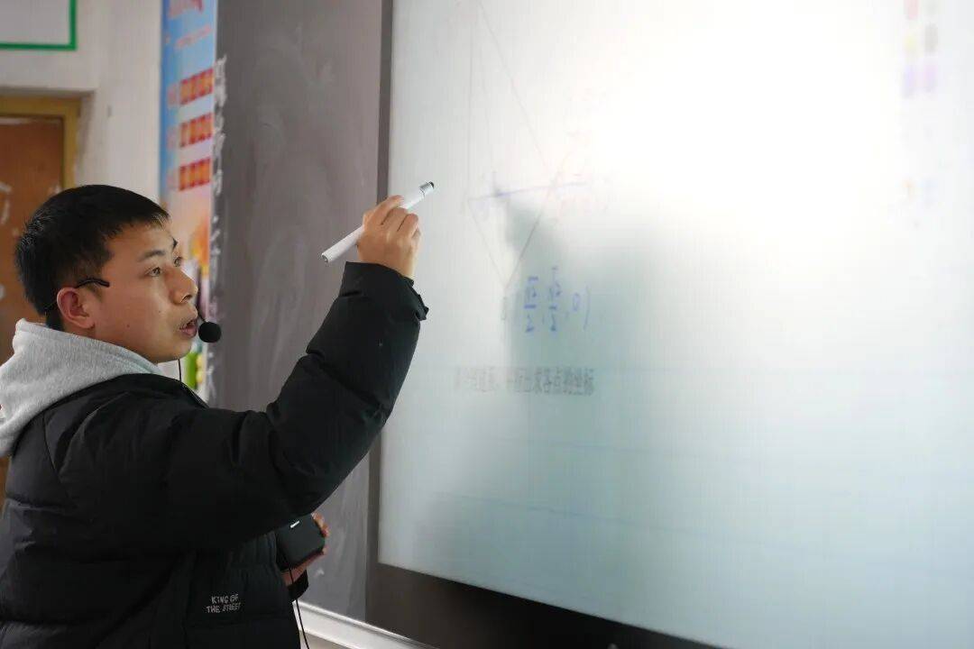 不看“虚招”,只问“实招” | 一场跨江考察,探寻三台县芦溪中学提质“秘诀”