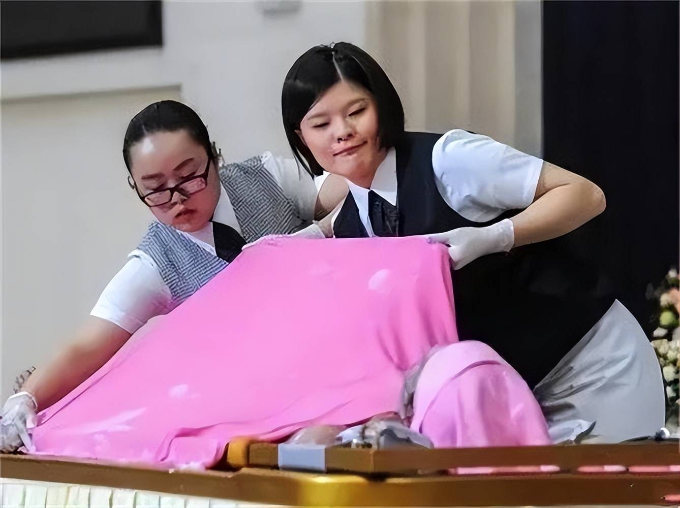80后入殓师吴津娜:平均每天为15位逝者服务,每年处理尸体5000具