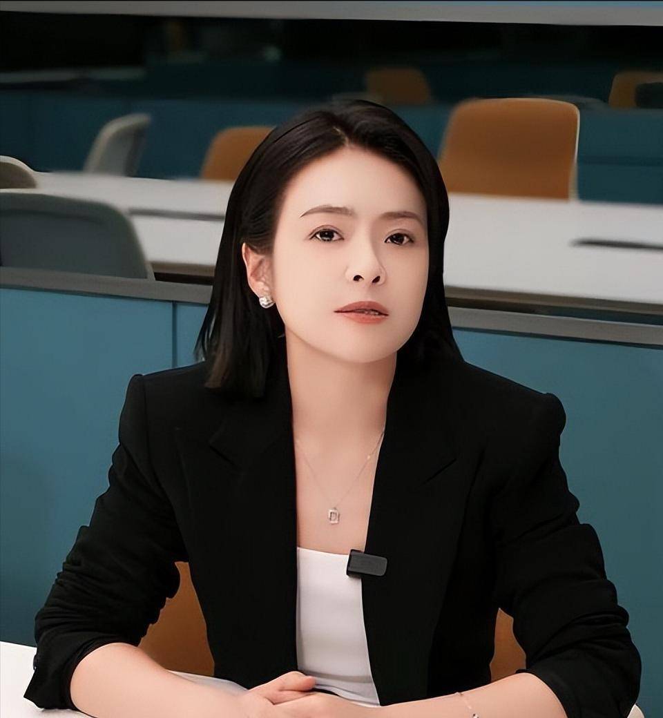 上海主持人陈辰再传喜讯!事业顺利儿女双全,46岁的她成人生赢家