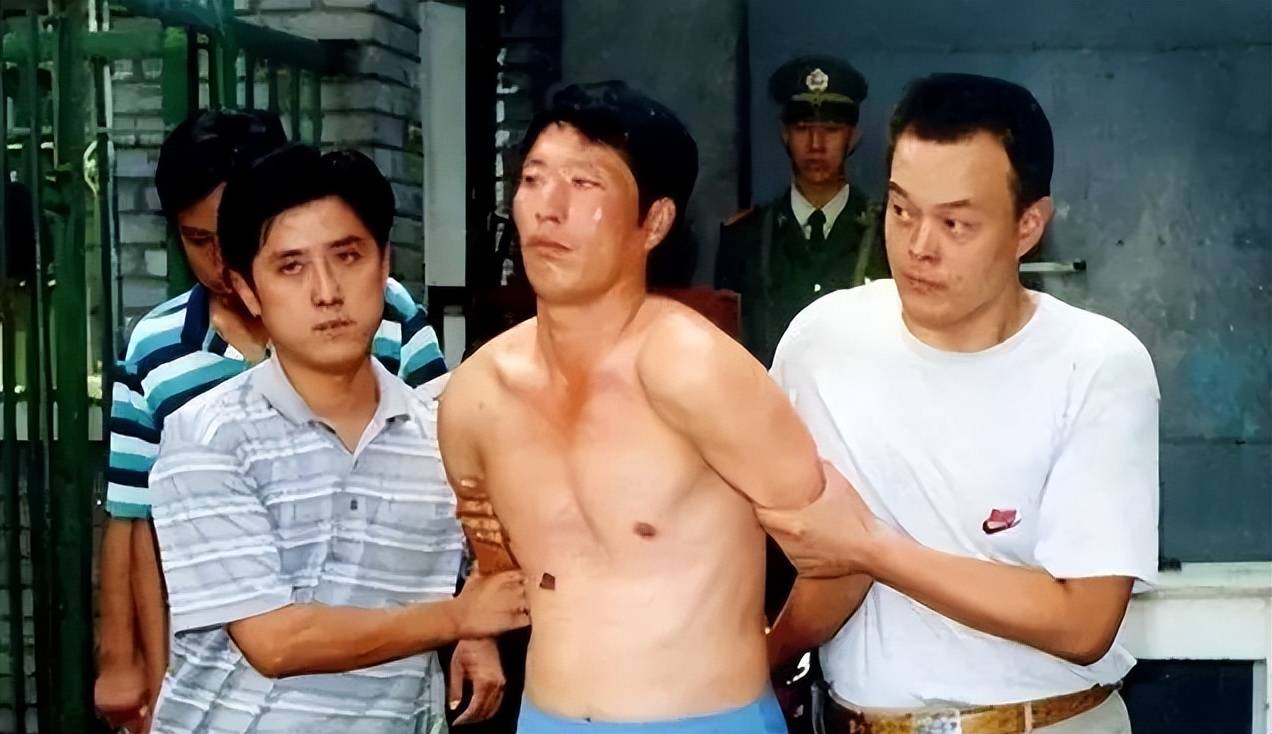 白宝山情人被判12年,出狱后面对记者采访说:我恨他不听我的话