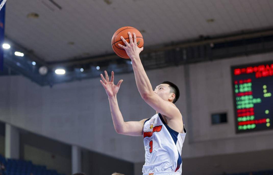 外援高开低走徐杰13+4，浙江替补奇兵18分难救主，广东拒15分逆转