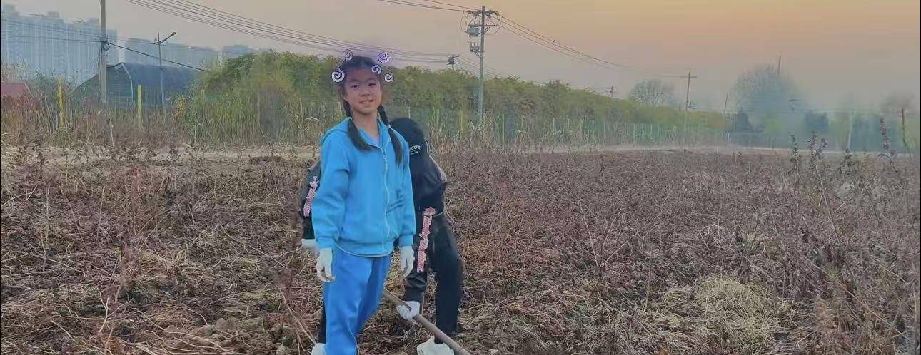 汪峰和章子怡嘿咻指数_醒醒与汪峰的温馨互动_汪峰陪女儿醒醒干农活视频