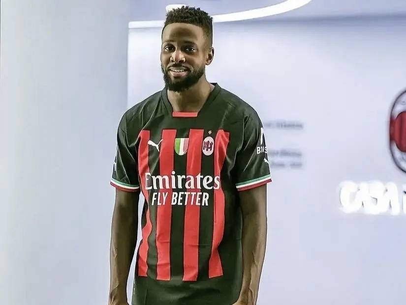 意甲媒体透露：31岁的前锋奥利吉终于和米兰解约，目前身价只剩50万欧