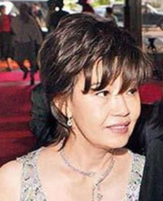 从穷小子到首富,住上亿豪宅娶小24岁娇妻,75岁的郭台铭如今怎样