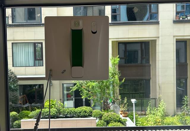 哪个牌子擦窗器好？擦窗机器人是不是智商税？高层擦窗机器人排行榜前十名，性价比高！