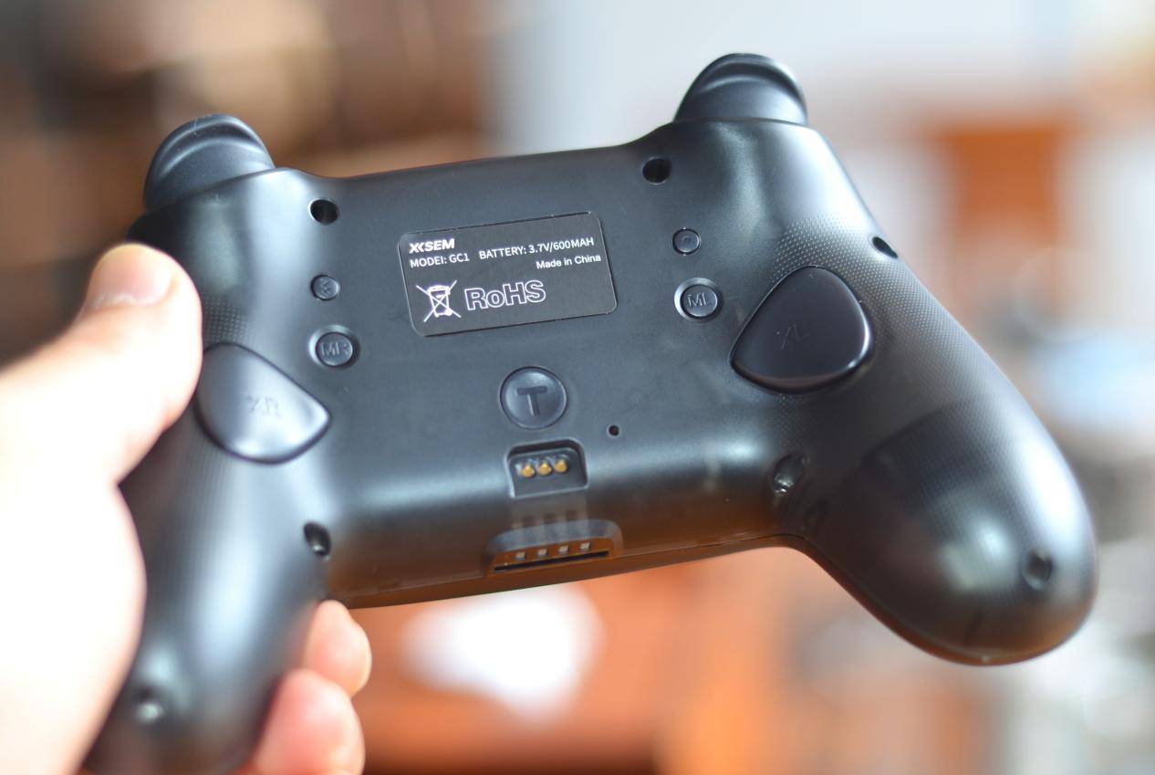 百元级西圣GC1游戏手柄，颜值高性能强专业级操控