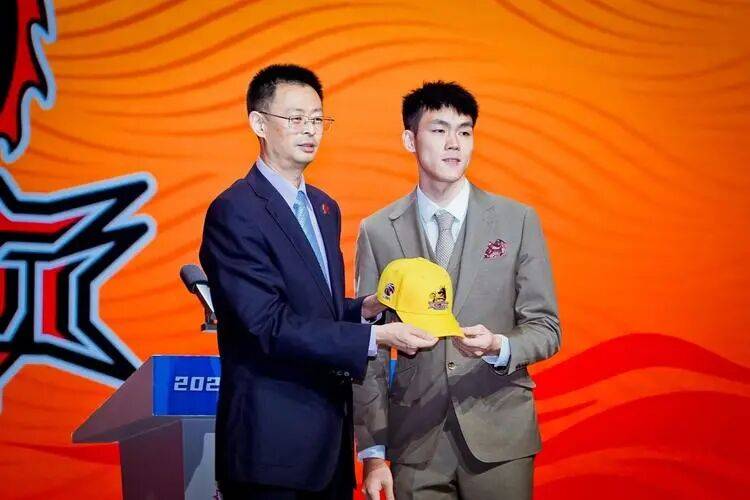 目光短浅!本赛季最失败的四笔签约,重金签下张镇麟或不值