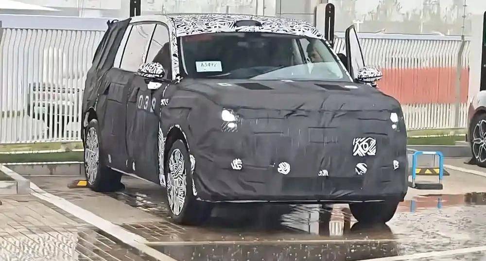 ��Ϣ��С��������������4�����2������SUV���³�