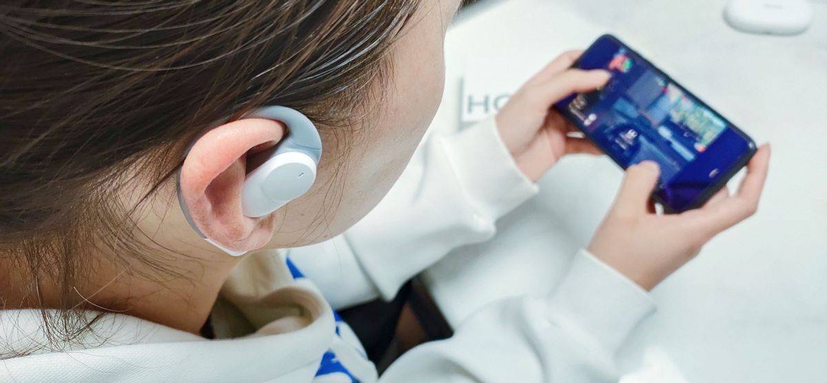 云感佩戴轻量不压耳,全开放也有好音质,虹觅 Ultra 开放式耳机