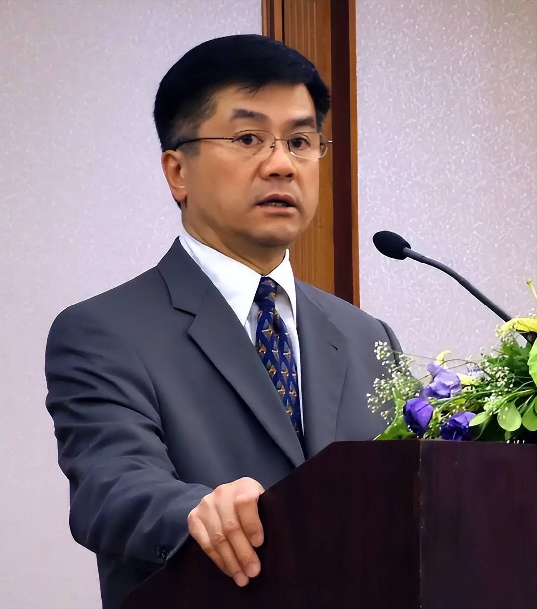 美国华裔部长骆家辉:在任时经常打压华为,退休后回到中国捞金
