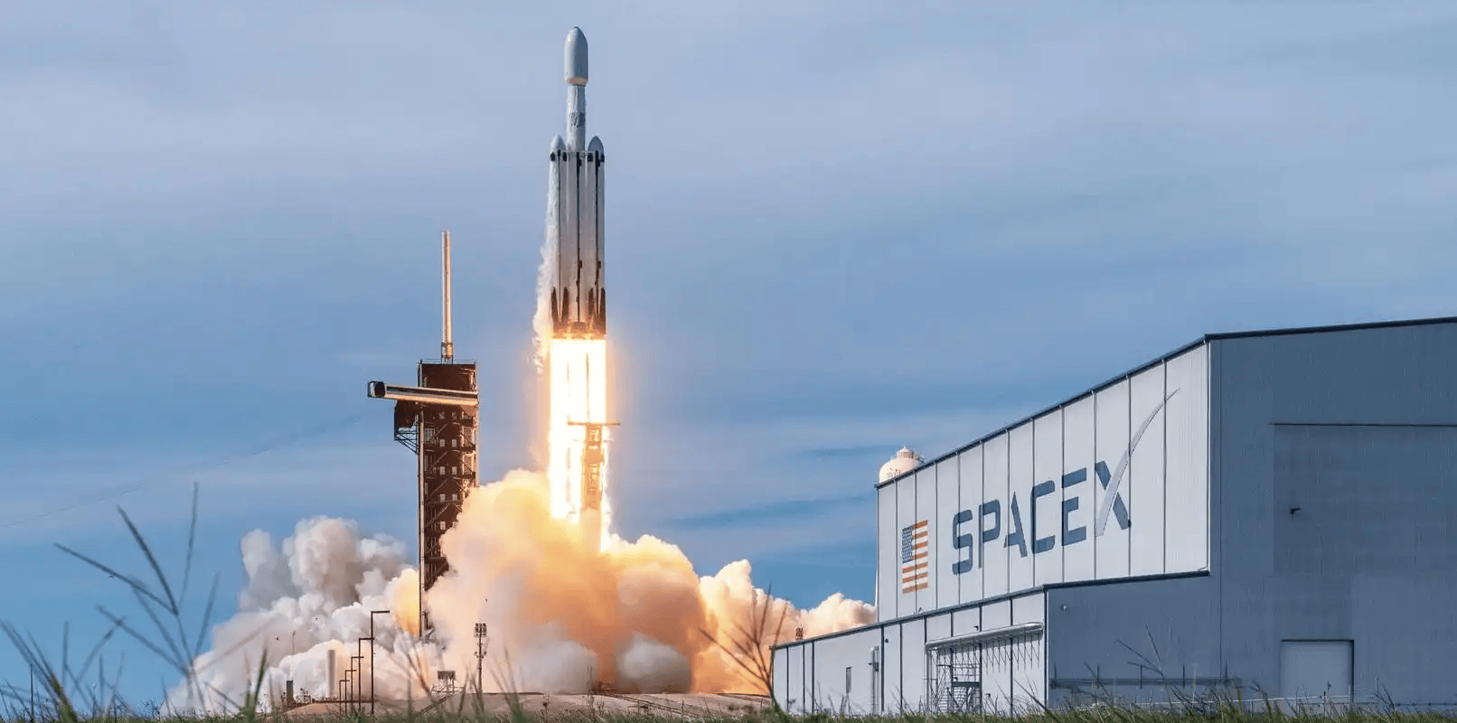 中方点名批评！马斯克星链无视危险警告，再降轨70公里逼近空间站_搜狐网