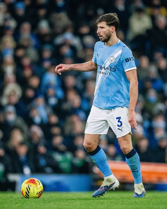 曼城对阵布莱顿分析，后防残阵成隐患，遭遇克星哈兰德破荒难 