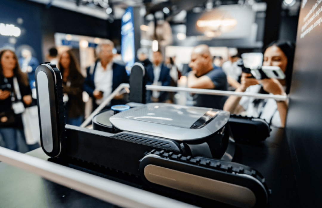 工程哲学的碰撞！追觅 vs 石头，谁的爬楼机器人能真正走进千万家