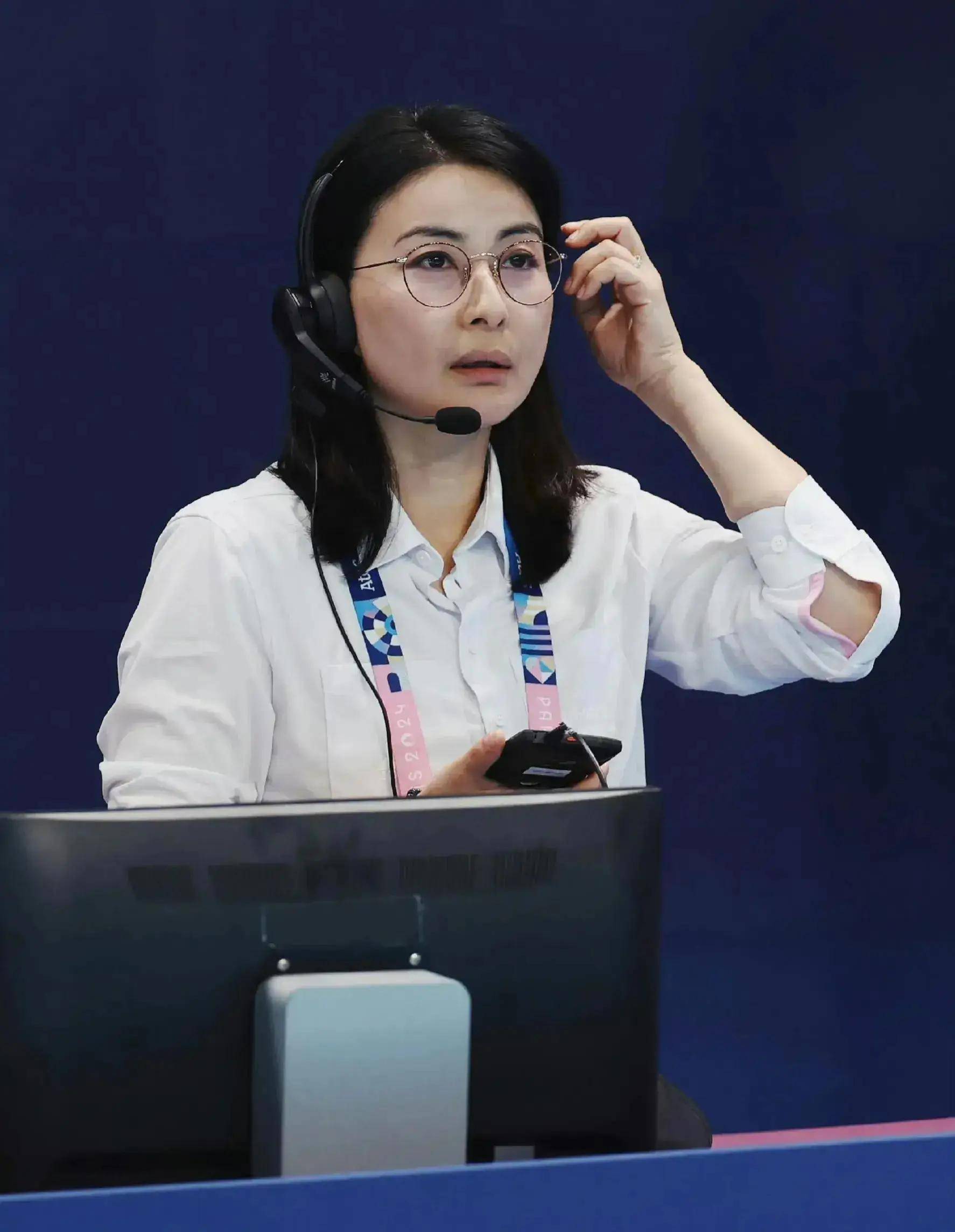 她的育儿方式更让人佩服坚持 物质穷养精神富养让孩子们通过洗车