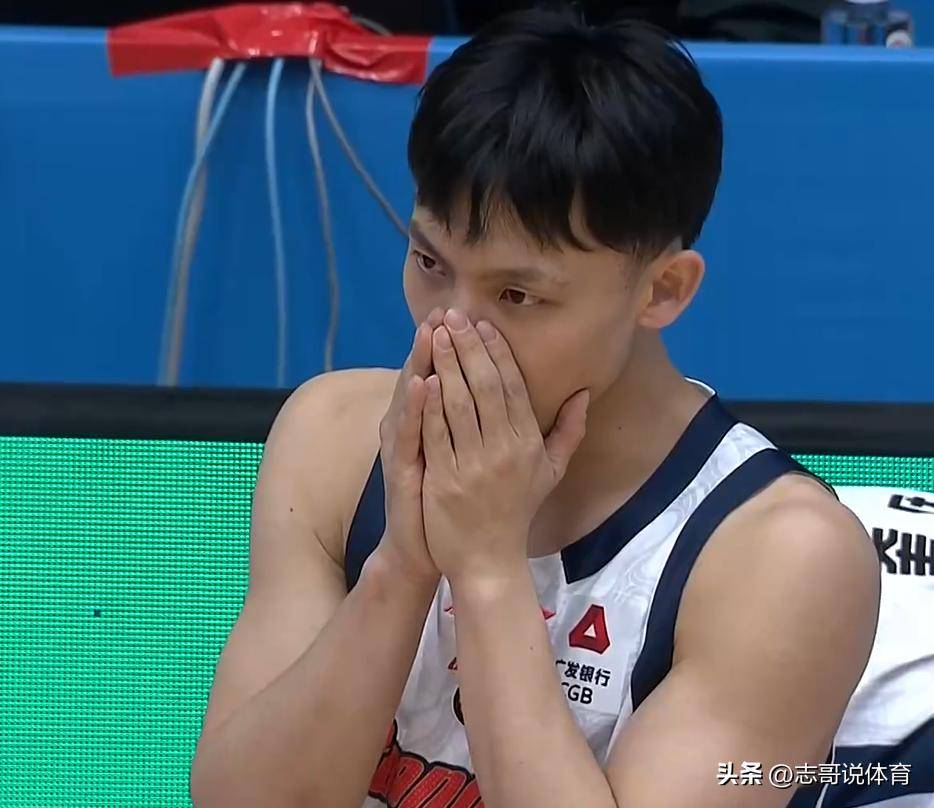 证明自己！胡明轩26分闪耀，徐杰却8中2低迷，CBA诞生17连败球队