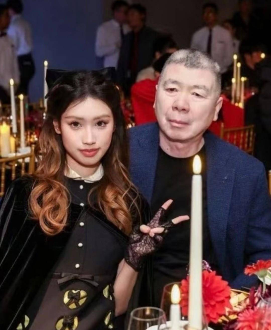 宋祖儿瘦成皮包骨徐朵的短裤抢镜