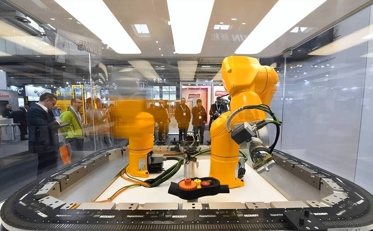 马斯克预警！留给旧世界的时间只剩2000天，中国握着唯一“王牌”