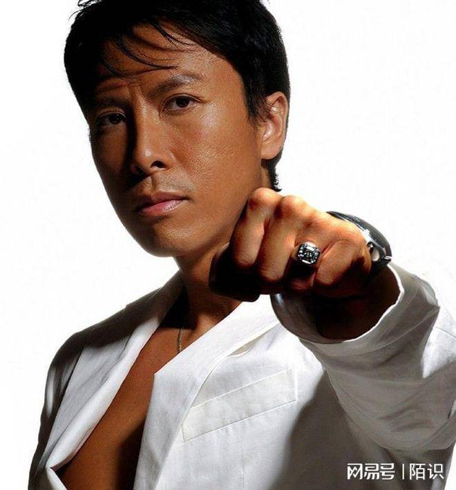 为了心爱的女人,抛下怀孕的妻子,如今孩子长大后他态度大变