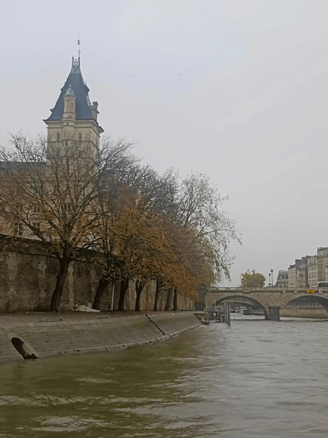 图片[6]-老辈子拍照，为啥让巴黎旅游变成了村口打卡 -华闻时空
