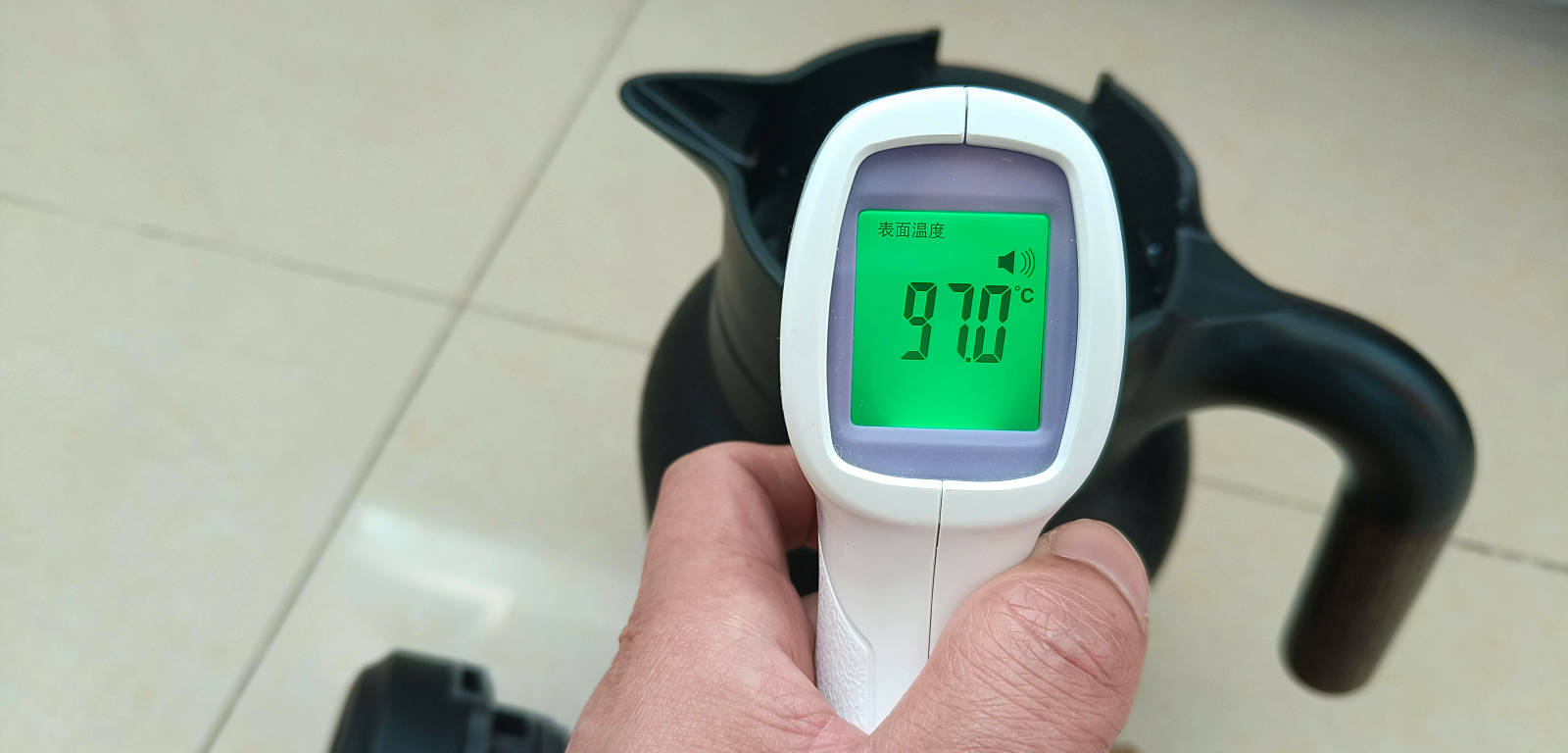 欧盟认证+8层锁温 宫菱保温壶:重新定义饮水安全!