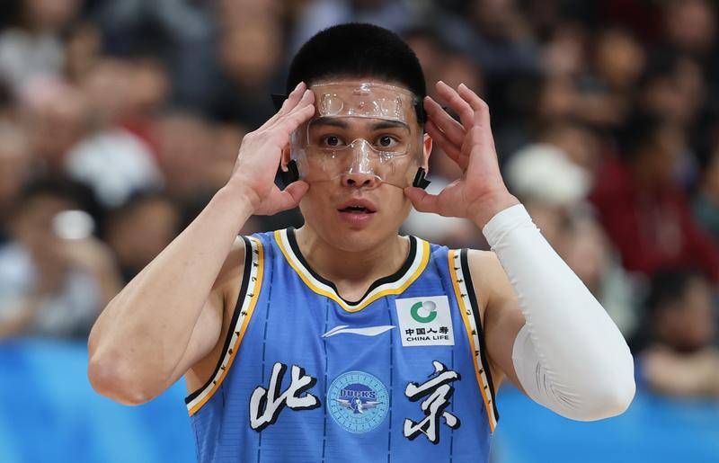 陈盈骏：骨折的鼻子好多了 头脑也越来越清醒了